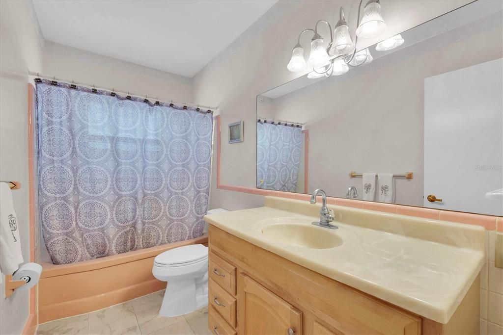 For Sale: $365,000 (2 beds, 2 baths, 1157 Square Feet)
