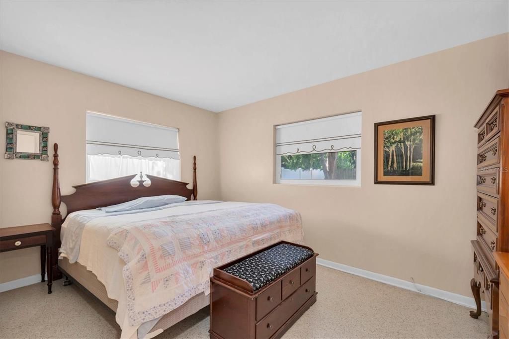 For Sale: $365,000 (2 beds, 2 baths, 1157 Square Feet)