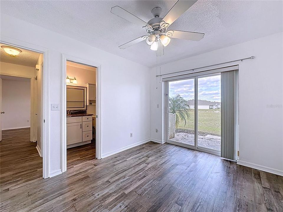 На продажу: $149,000 (2 спален, 1 ванн, 902 Квадратных фут)