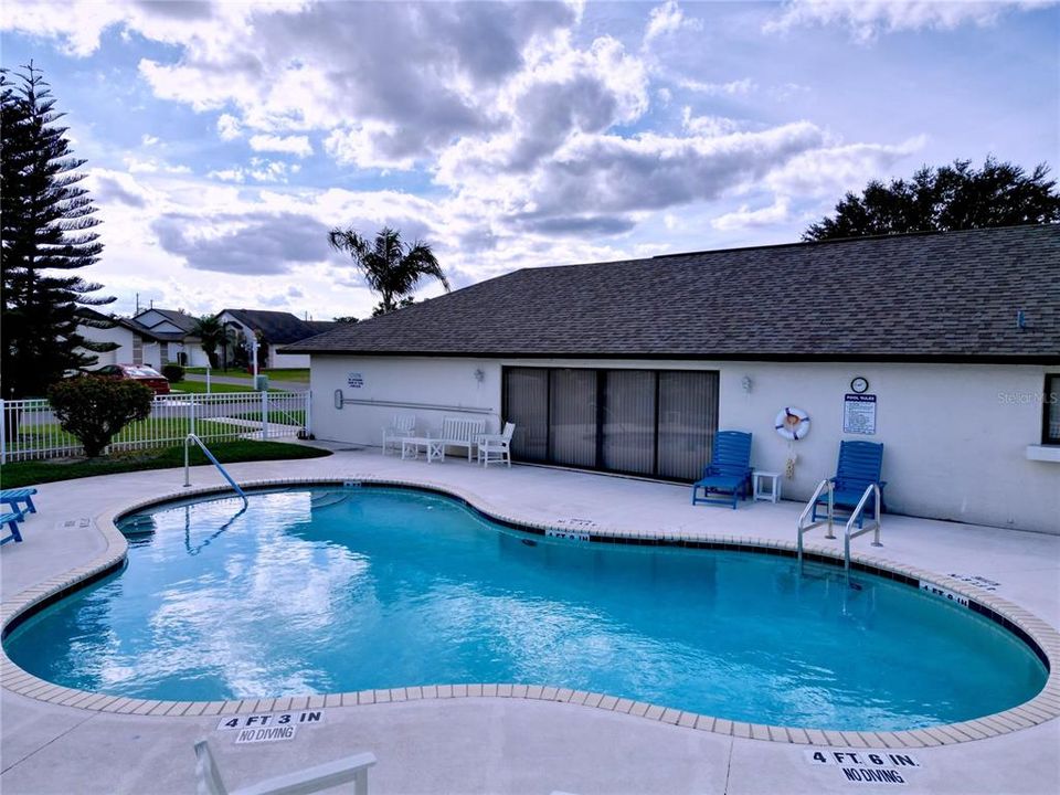 На продажу: $149,000 (2 спален, 1 ванн, 902 Квадратных фут)