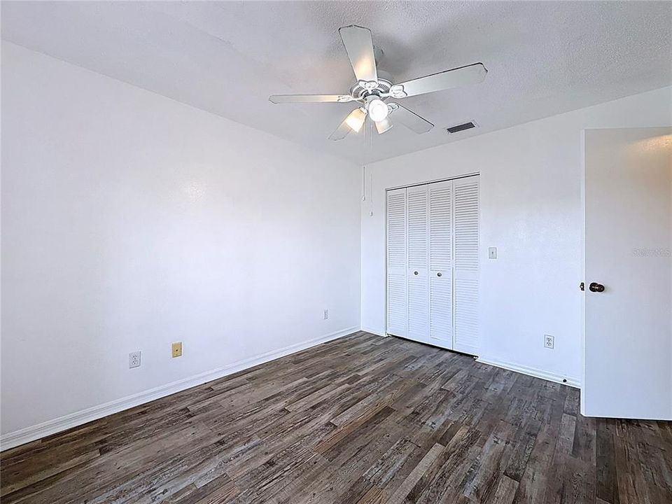 На продажу: $149,000 (2 спален, 1 ванн, 902 Квадратных фут)