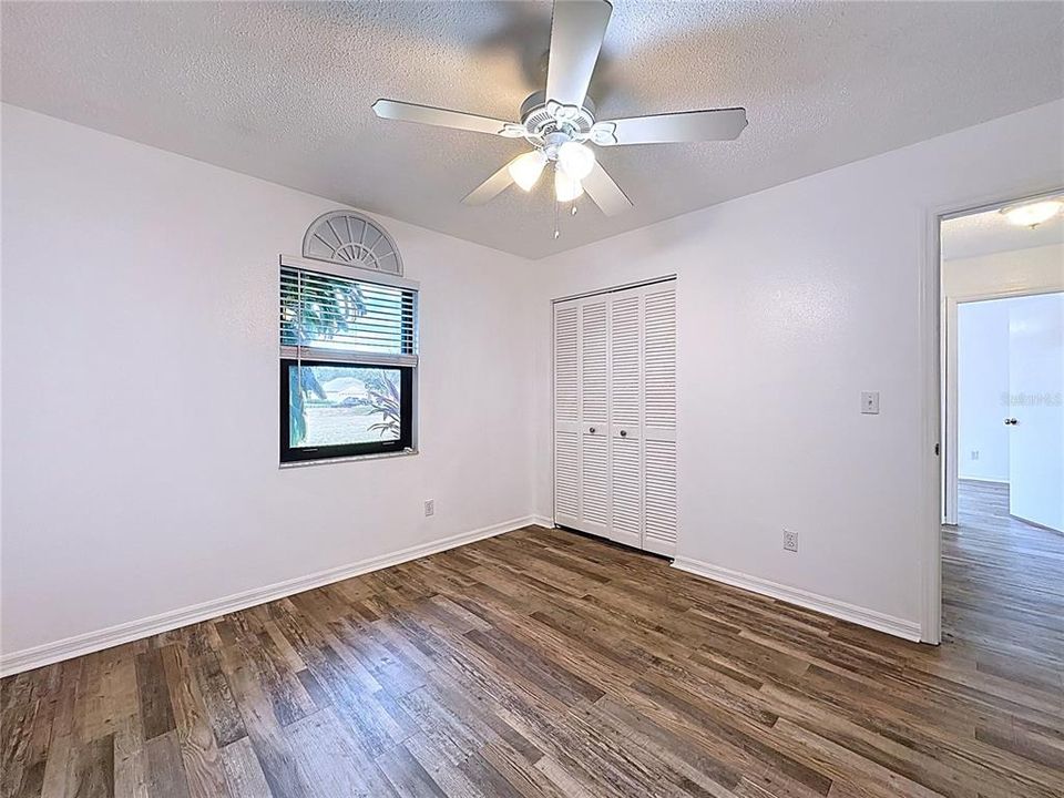 На продажу: $149,000 (2 спален, 1 ванн, 902 Квадратных фут)