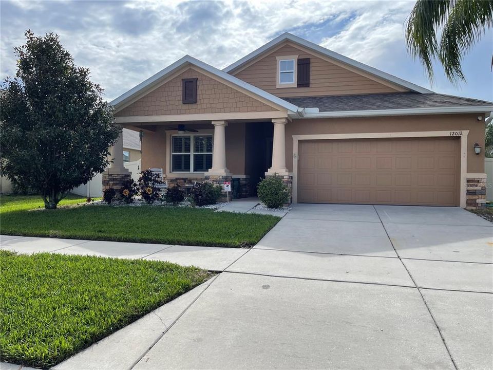 For Rent: $3,050 (4 beds, 2 baths, 1998 Square Feet)