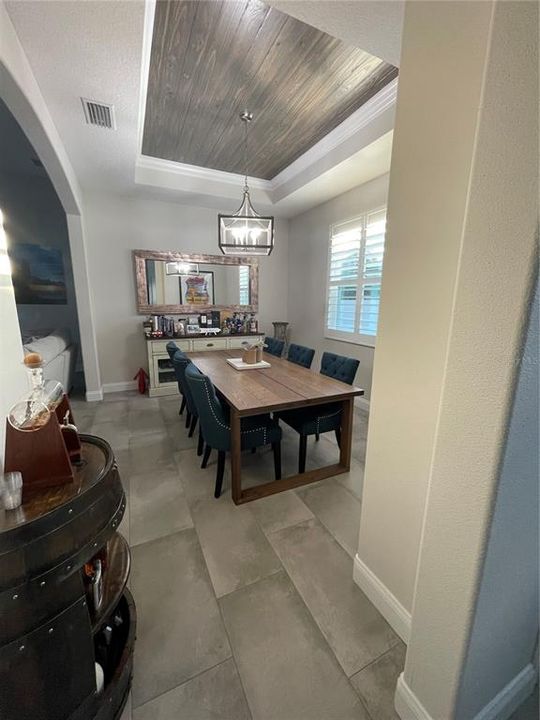 For Rent: $3,050 (4 beds, 2 baths, 1998 Square Feet)