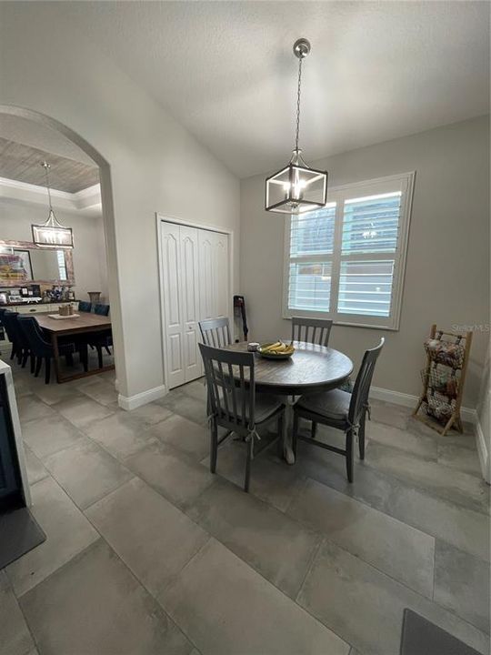 For Rent: $3,050 (4 beds, 2 baths, 1998 Square Feet)