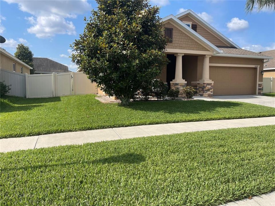 For Rent: $3,050 (4 beds, 2 baths, 1998 Square Feet)