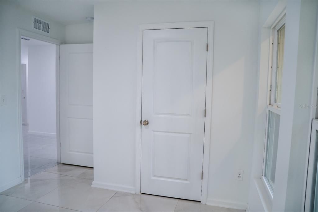 En Venta: $369,900 (4 camas, 3 baños, 1672 Pies cuadrados)