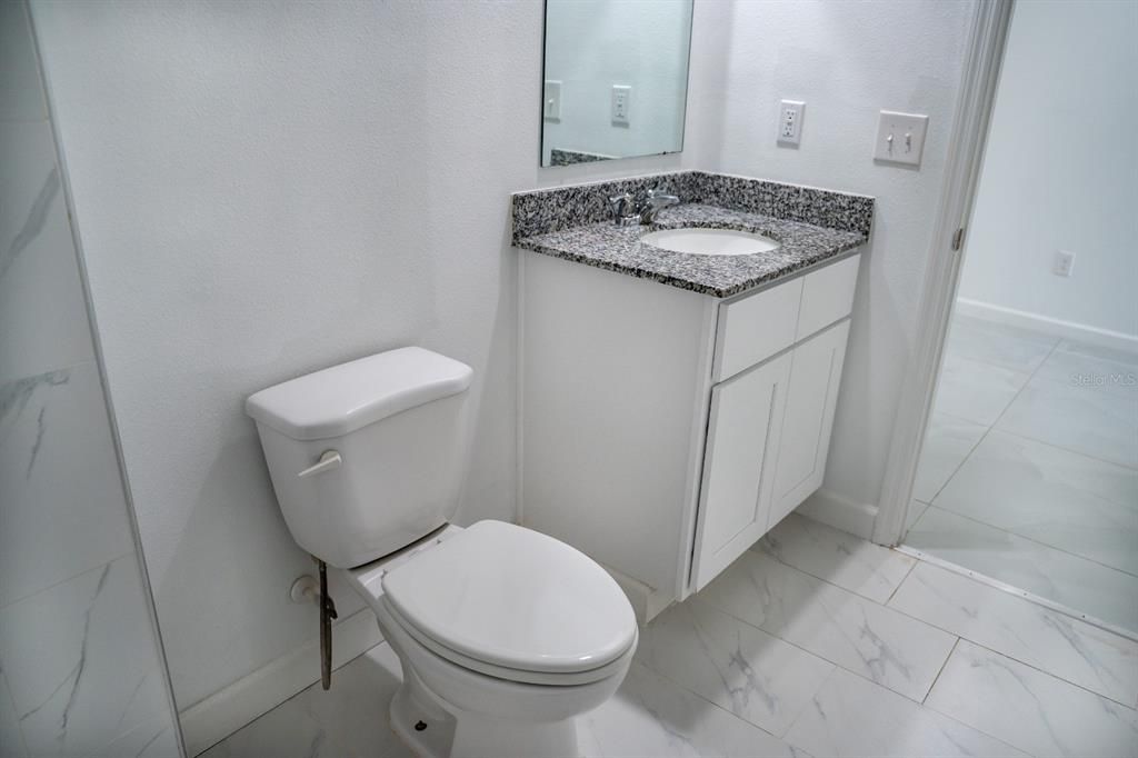 En Venta: $369,900 (4 camas, 3 baños, 1672 Pies cuadrados)