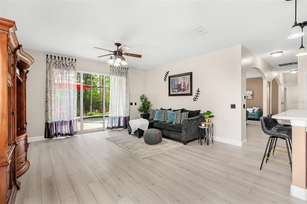 待售: $610,000 (5 贝兹, 3 浴室, 3493 平方英尺)