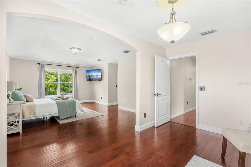 待售: $610,000 (5 贝兹, 3 浴室, 3493 平方英尺)