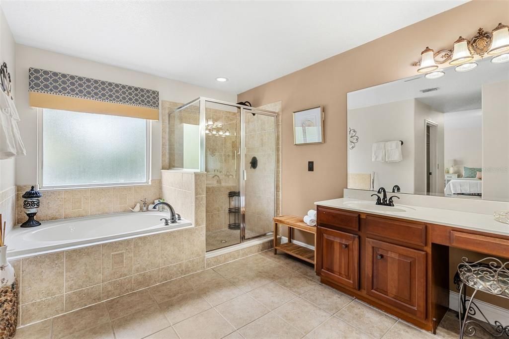 待售: $610,000 (5 贝兹, 3 浴室, 3493 平方英尺)