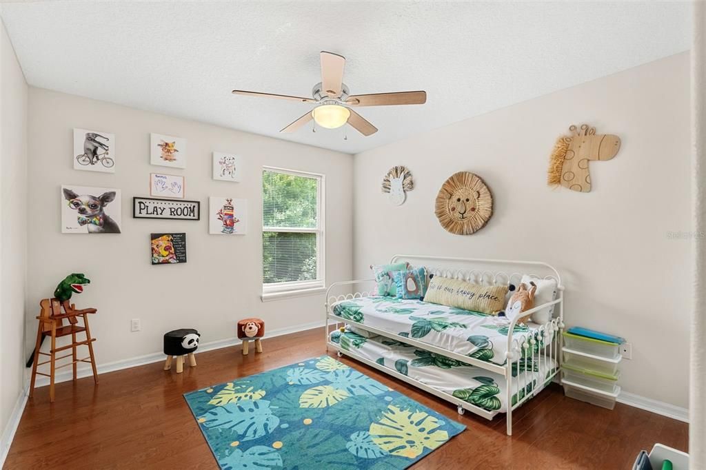 待售: $610,000 (5 贝兹, 3 浴室, 3493 平方英尺)