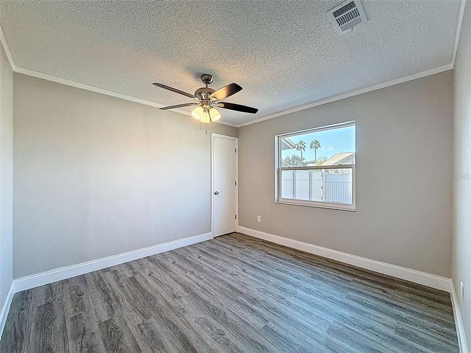 For Sale: $380,000 (4 beds, 2 baths, 1399 Square Feet)