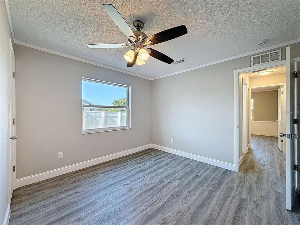 For Sale: $380,000 (4 beds, 2 baths, 1399 Square Feet)