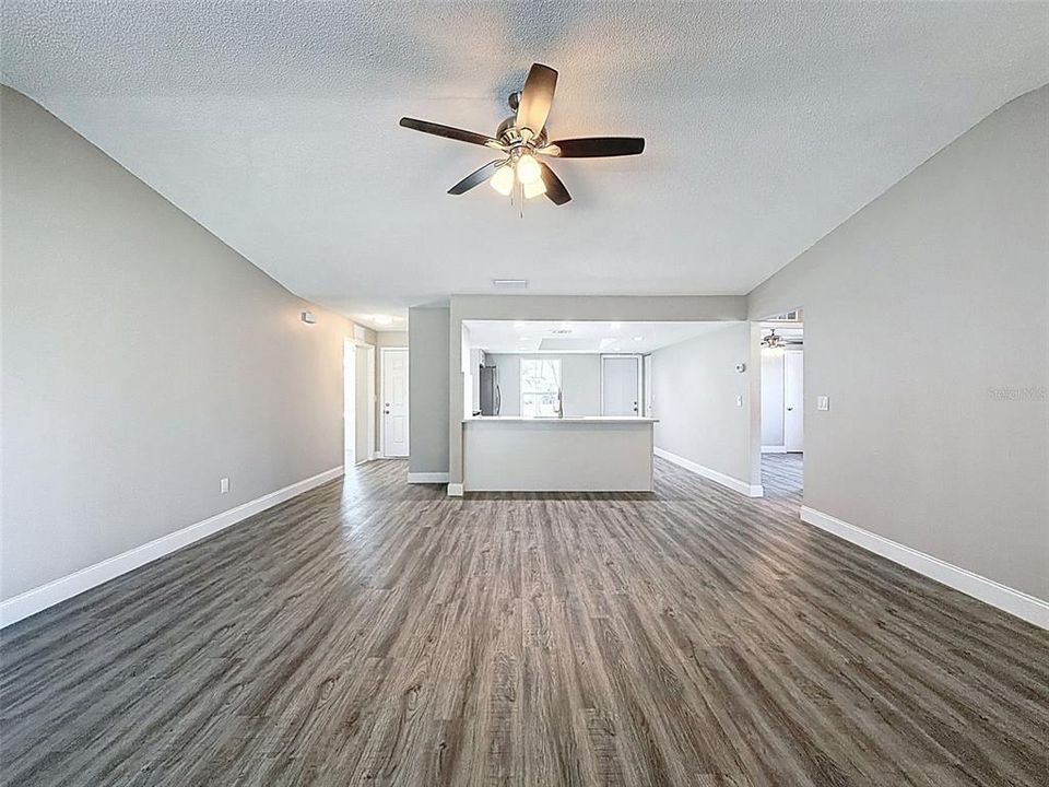 For Sale: $380,000 (4 beds, 2 baths, 1399 Square Feet)