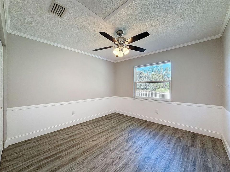 For Sale: $380,000 (4 beds, 2 baths, 1399 Square Feet)