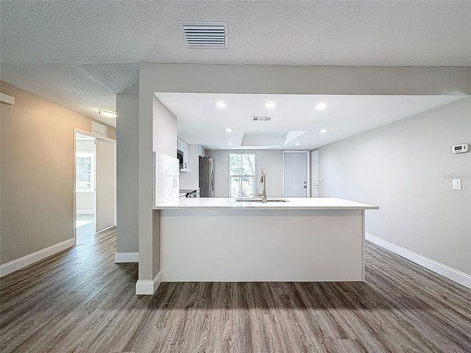 For Sale: $380,000 (4 beds, 2 baths, 1399 Square Feet)