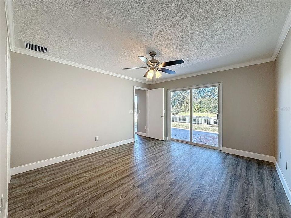 For Sale: $380,000 (4 beds, 2 baths, 1399 Square Feet)