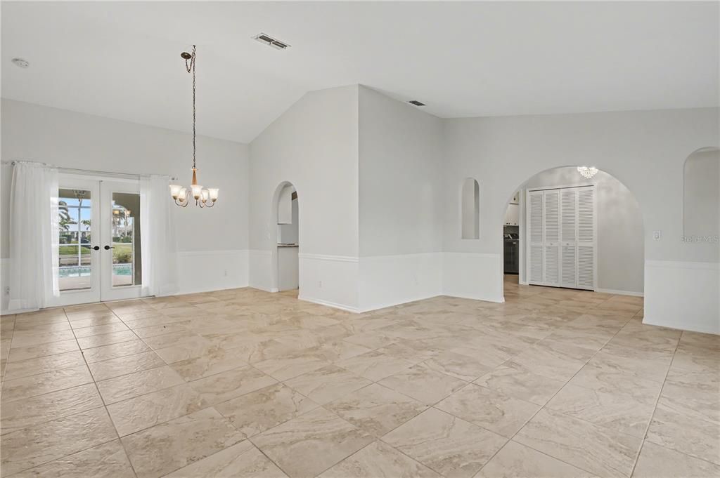 На продажу: $685,000 (3 спален, 2 ванн, 2137 Квадратных фут)