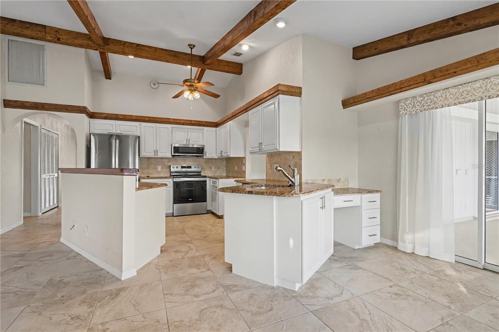 На продажу: $685,000 (3 спален, 2 ванн, 2137 Квадратных фут)