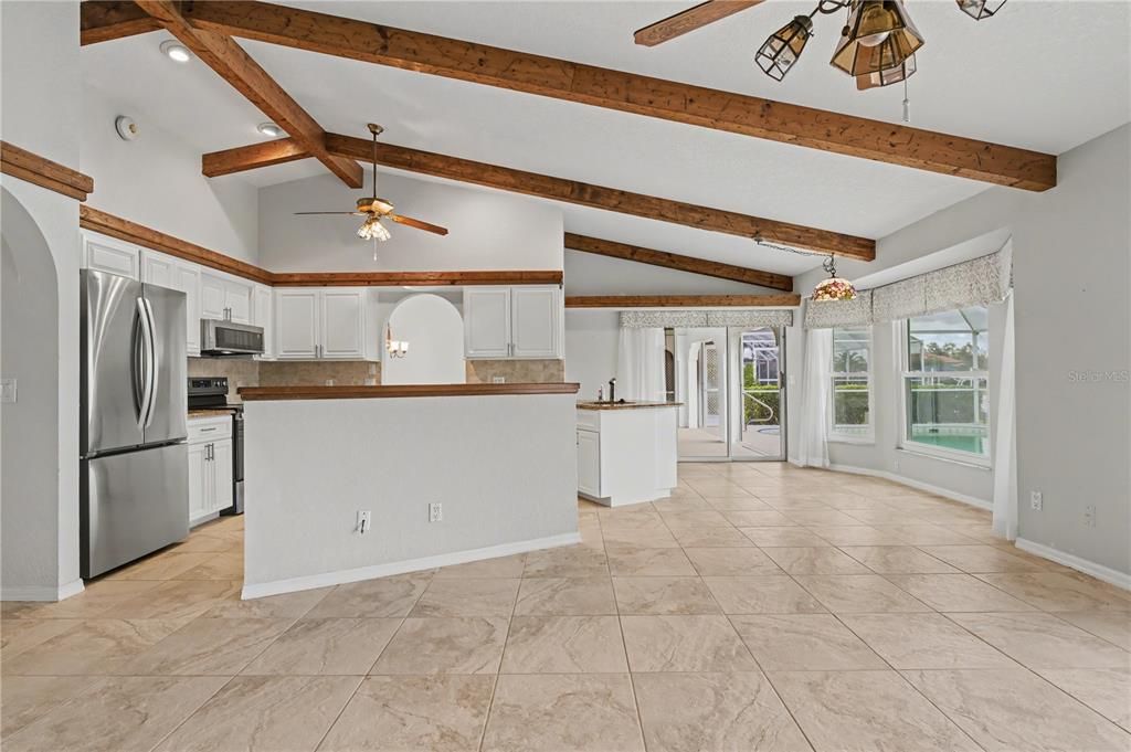 На продажу: $685,000 (3 спален, 2 ванн, 2137 Квадратных фут)