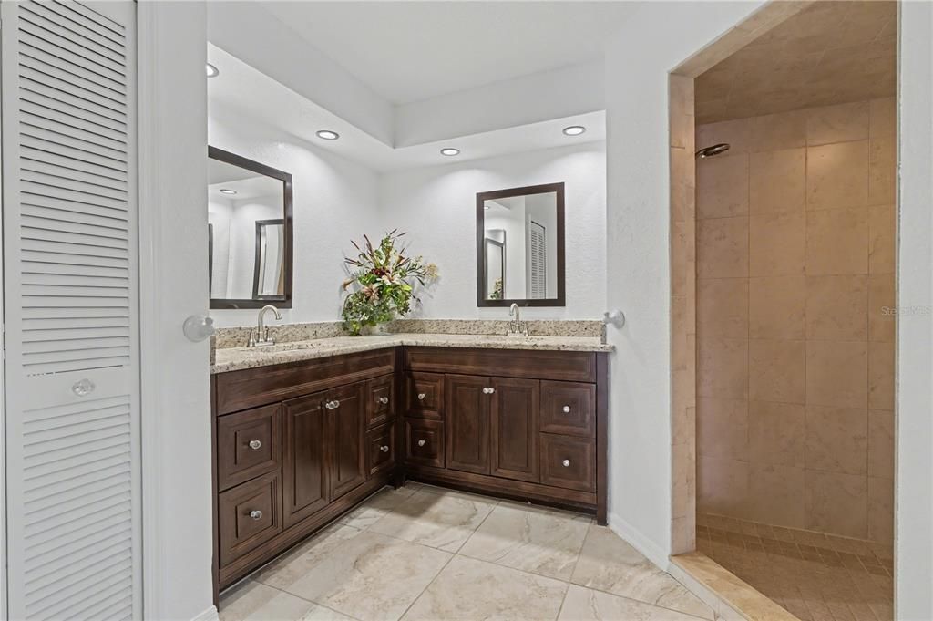 На продажу: $685,000 (3 спален, 2 ванн, 2137 Квадратных фут)