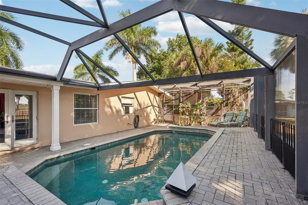 For Sale: $339,000 (3 beds, 2 baths, 1431 Square Feet)