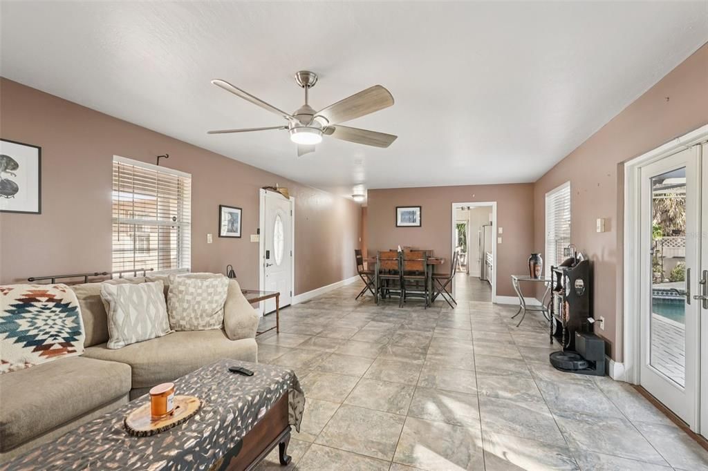For Sale: $339,000 (3 beds, 2 baths, 1431 Square Feet)