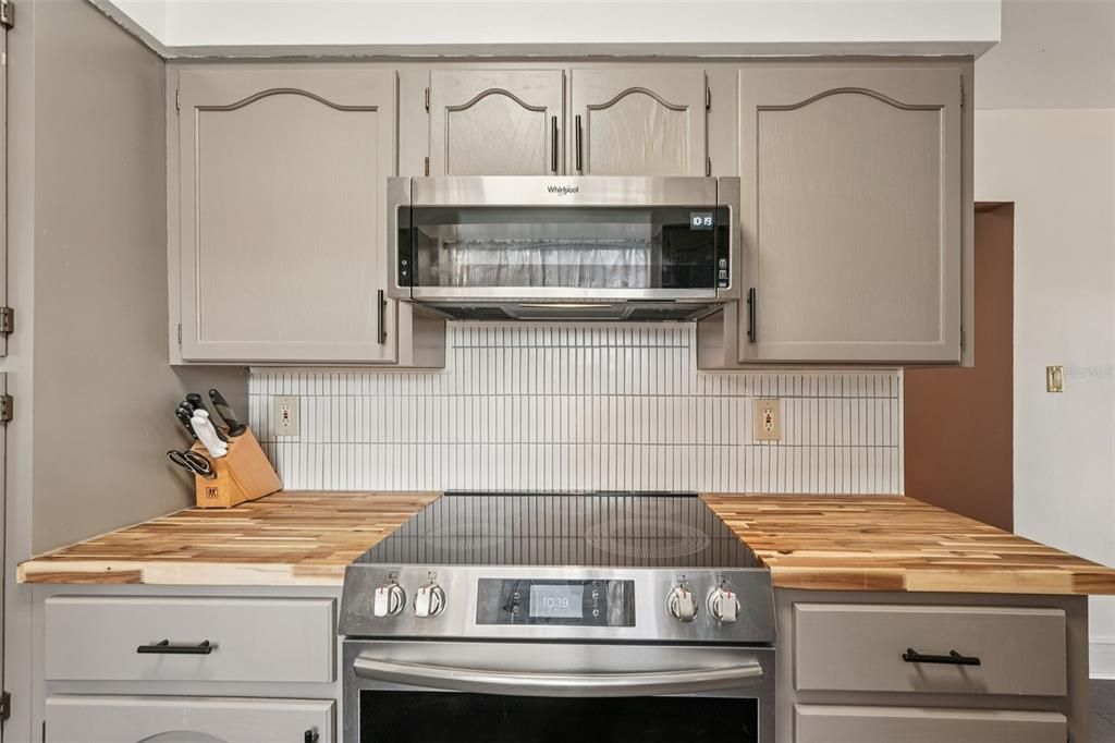 For Sale: $339,000 (3 beds, 2 baths, 1431 Square Feet)