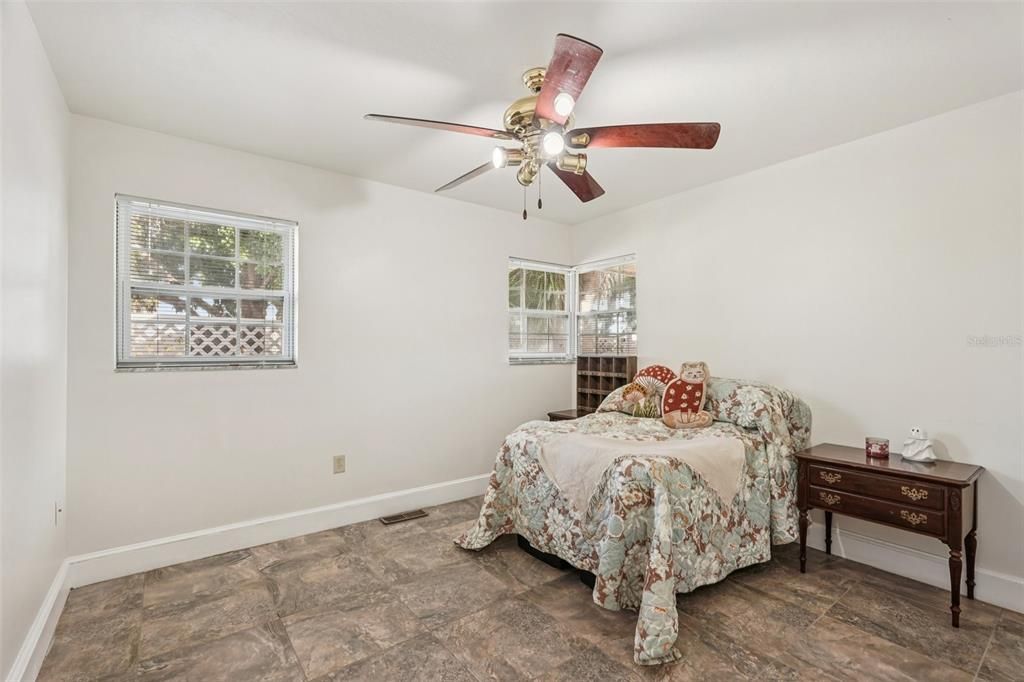 For Sale: $339,000 (3 beds, 2 baths, 1431 Square Feet)