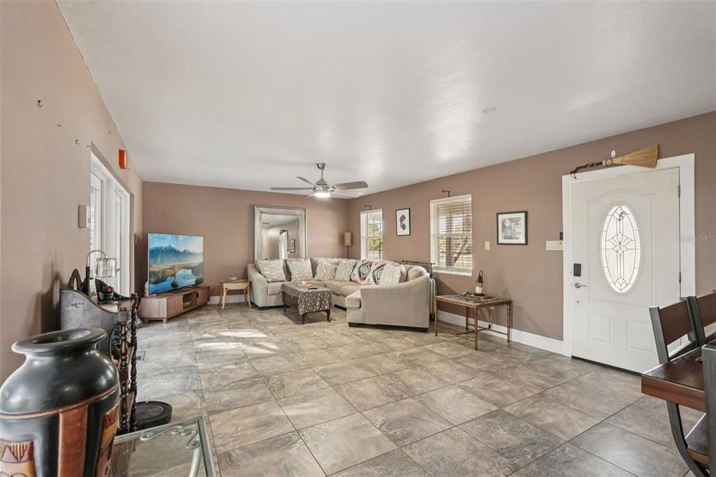 For Sale: $339,000 (3 beds, 2 baths, 1431 Square Feet)