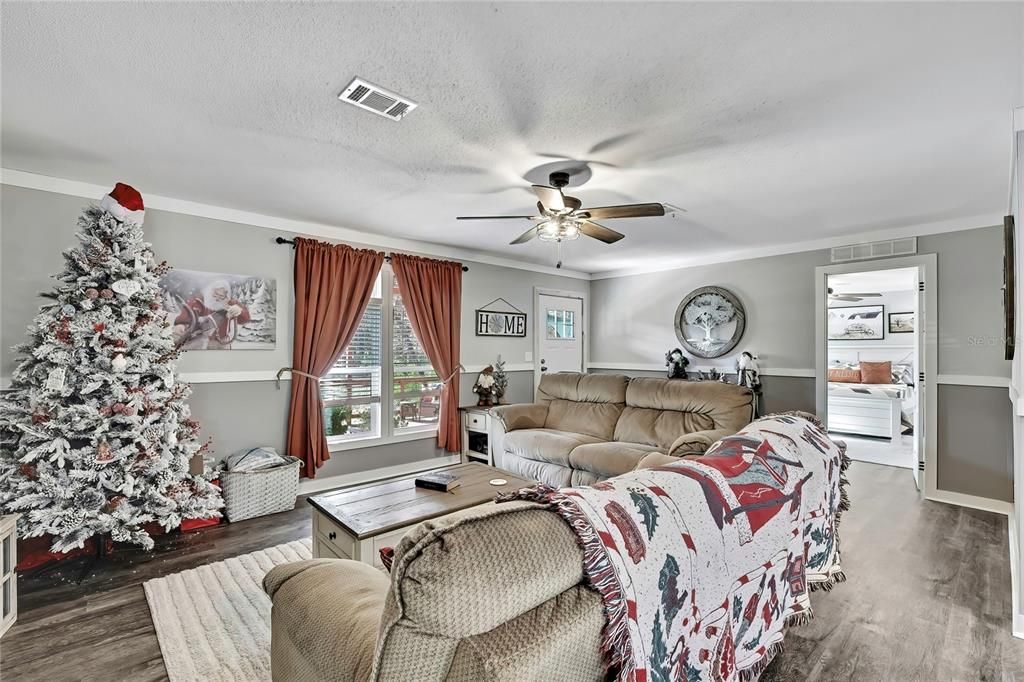 For Sale: $320,000 (4 beds, 2 baths, 2040 Square Feet)