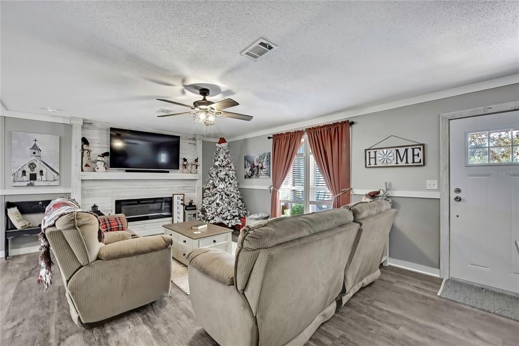 For Sale: $320,000 (4 beds, 2 baths, 2040 Square Feet)