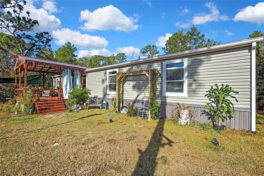 For Sale: $320,000 (4 beds, 2 baths, 2040 Square Feet)