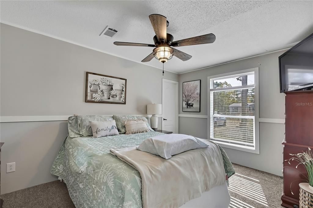 For Sale: $320,000 (4 beds, 2 baths, 2040 Square Feet)