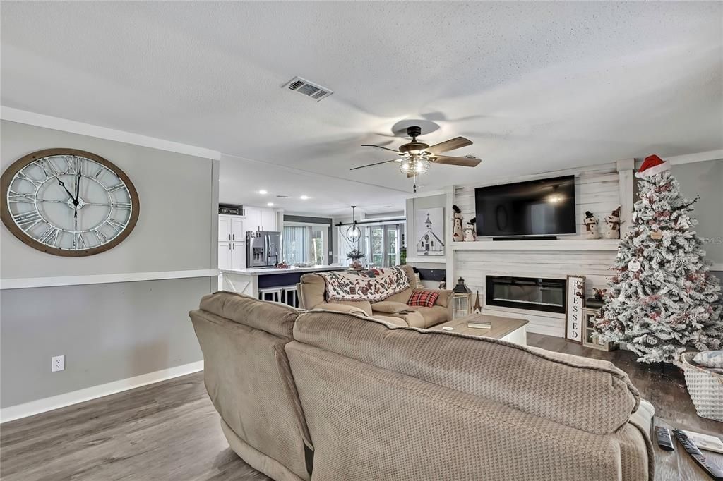 For Sale: $320,000 (4 beds, 2 baths, 2040 Square Feet)