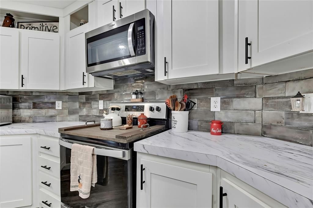 For Sale: $320,000 (4 beds, 2 baths, 2040 Square Feet)