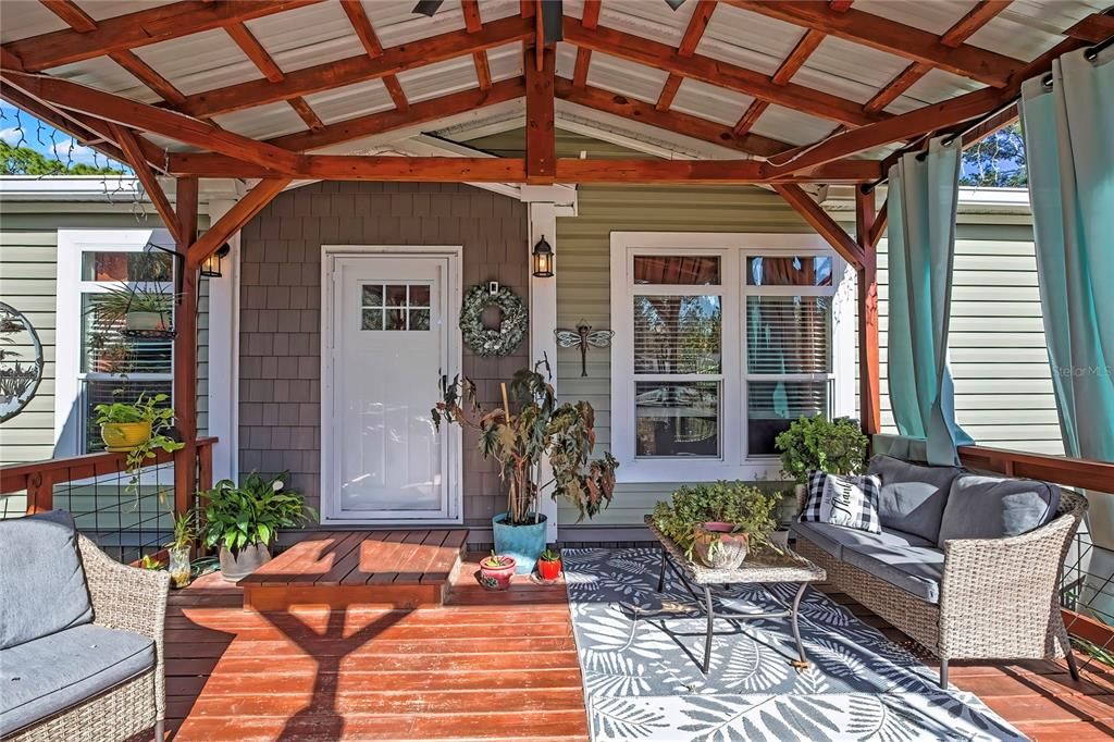 For Sale: $320,000 (4 beds, 2 baths, 2040 Square Feet)