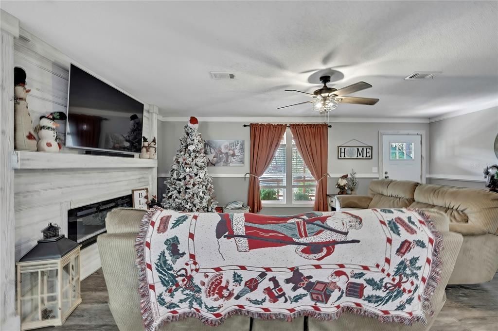 For Sale: $320,000 (4 beds, 2 baths, 2040 Square Feet)