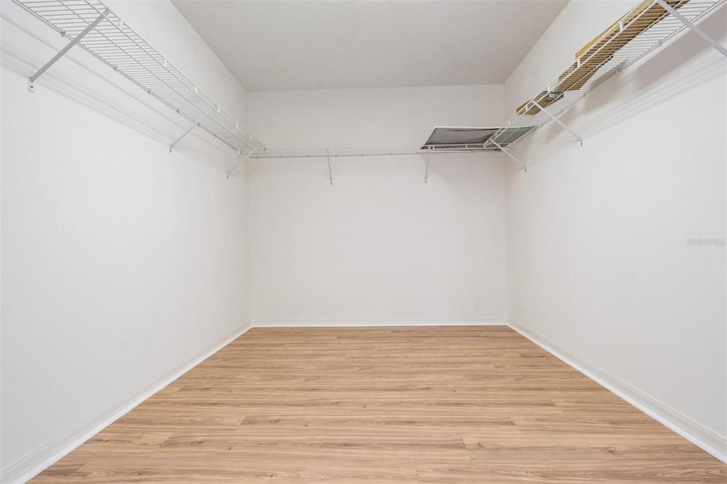 En Venta: $335,000 (3 camas, 2 baños, 2343 Pies cuadrados)