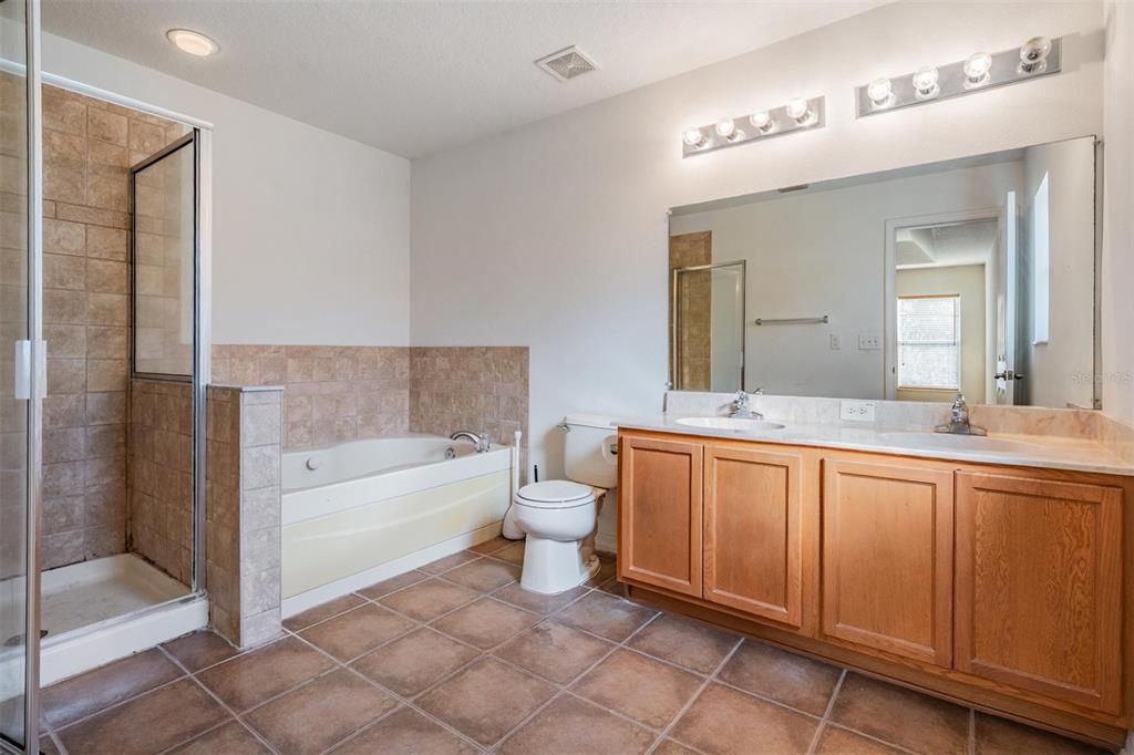 En Venta: $335,000 (3 camas, 2 baños, 2343 Pies cuadrados)