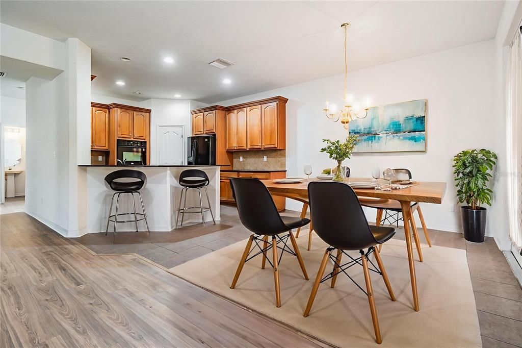 En Venta: $335,000 (3 camas, 2 baños, 2343 Pies cuadrados)