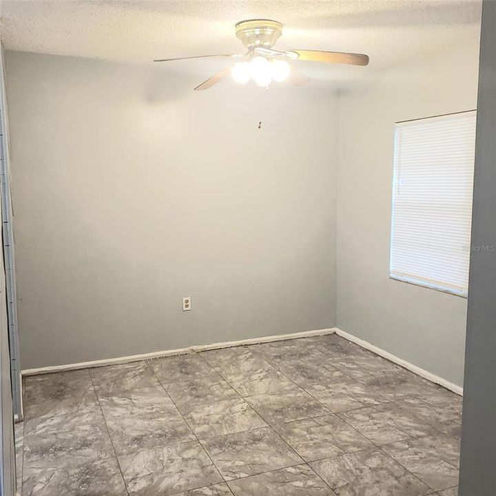 For Sale: $105,000 (1 beds, 1 baths, 685 Square Feet)