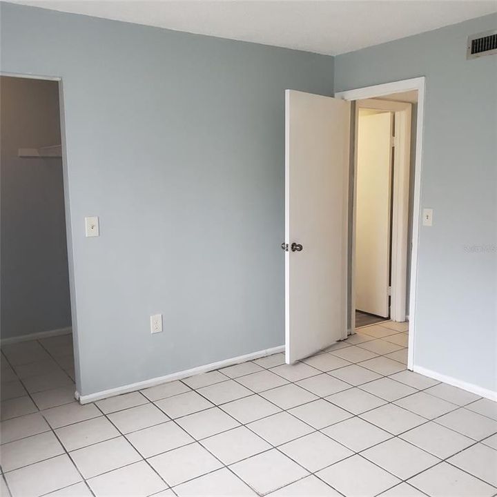 For Sale: $105,000 (1 beds, 1 baths, 685 Square Feet)