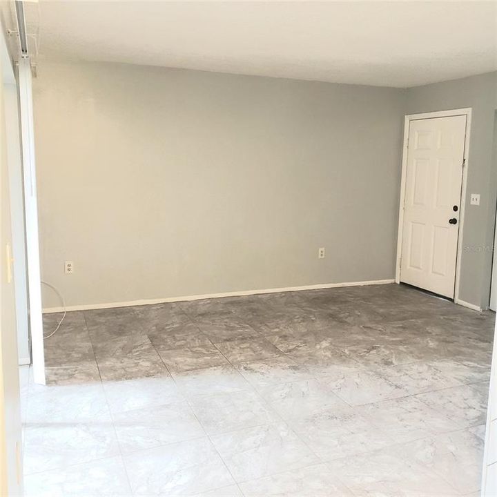 For Sale: $105,000 (1 beds, 1 baths, 685 Square Feet)