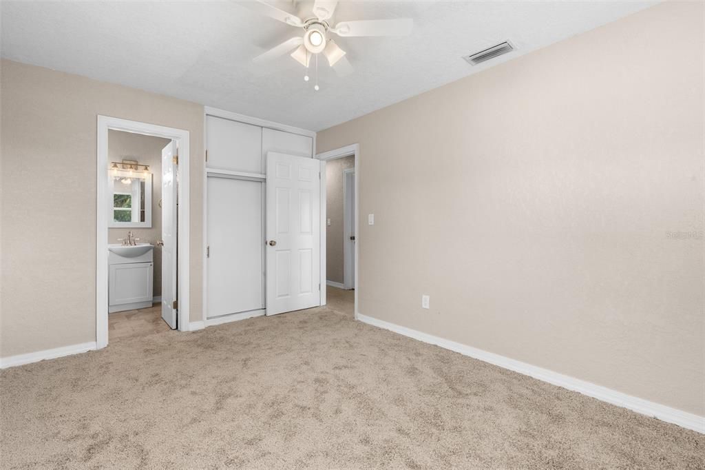 На продажу: $299,000 (3 спален, 2 ванн, 1008 Квадратных фут)