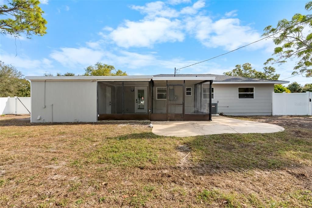 На продажу: $299,000 (3 спален, 2 ванн, 1008 Квадратных фут)