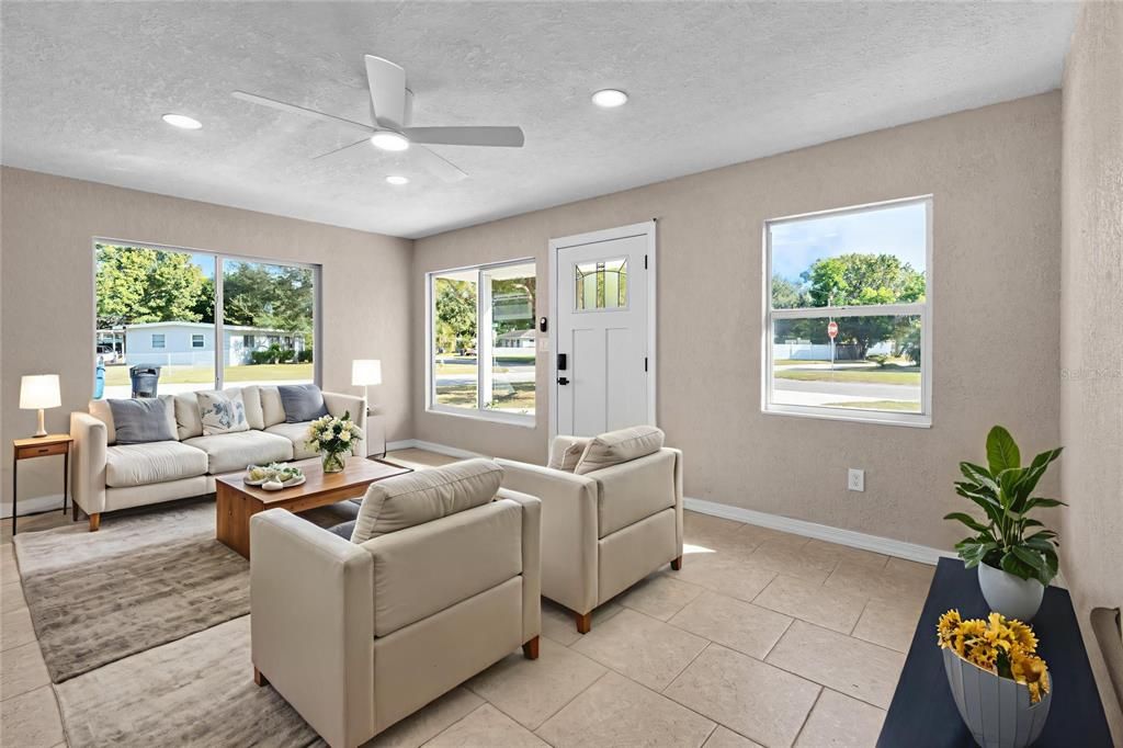 На продажу: $299,000 (3 спален, 2 ванн, 1008 Квадратных фут)