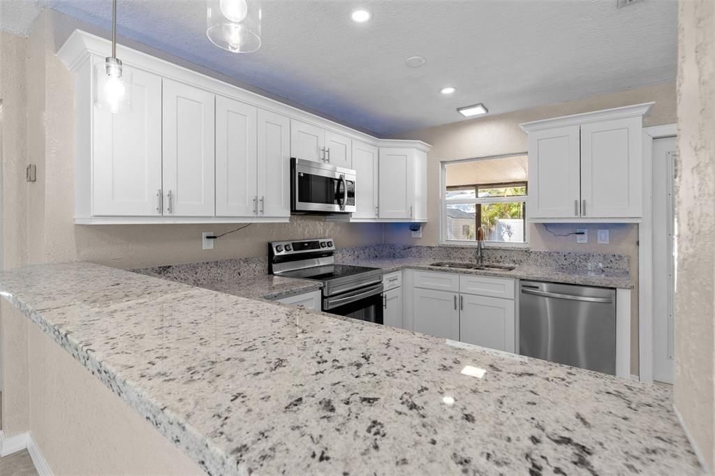 На продажу: $299,000 (3 спален, 2 ванн, 1008 Квадратных фут)