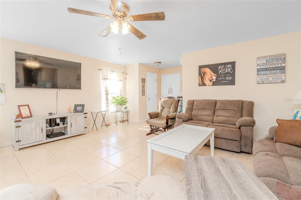 For Sale: $310,000 (3 beds, 2 baths, 1809 Square Feet)